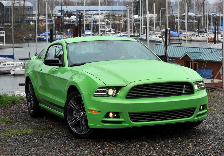  Ford Mustang V6 2012 года  (фото 44 из 133)